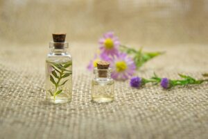 Read more about the article Povestea uleiurilor esențiale. Despre arome în terapiile de înfrumusețare