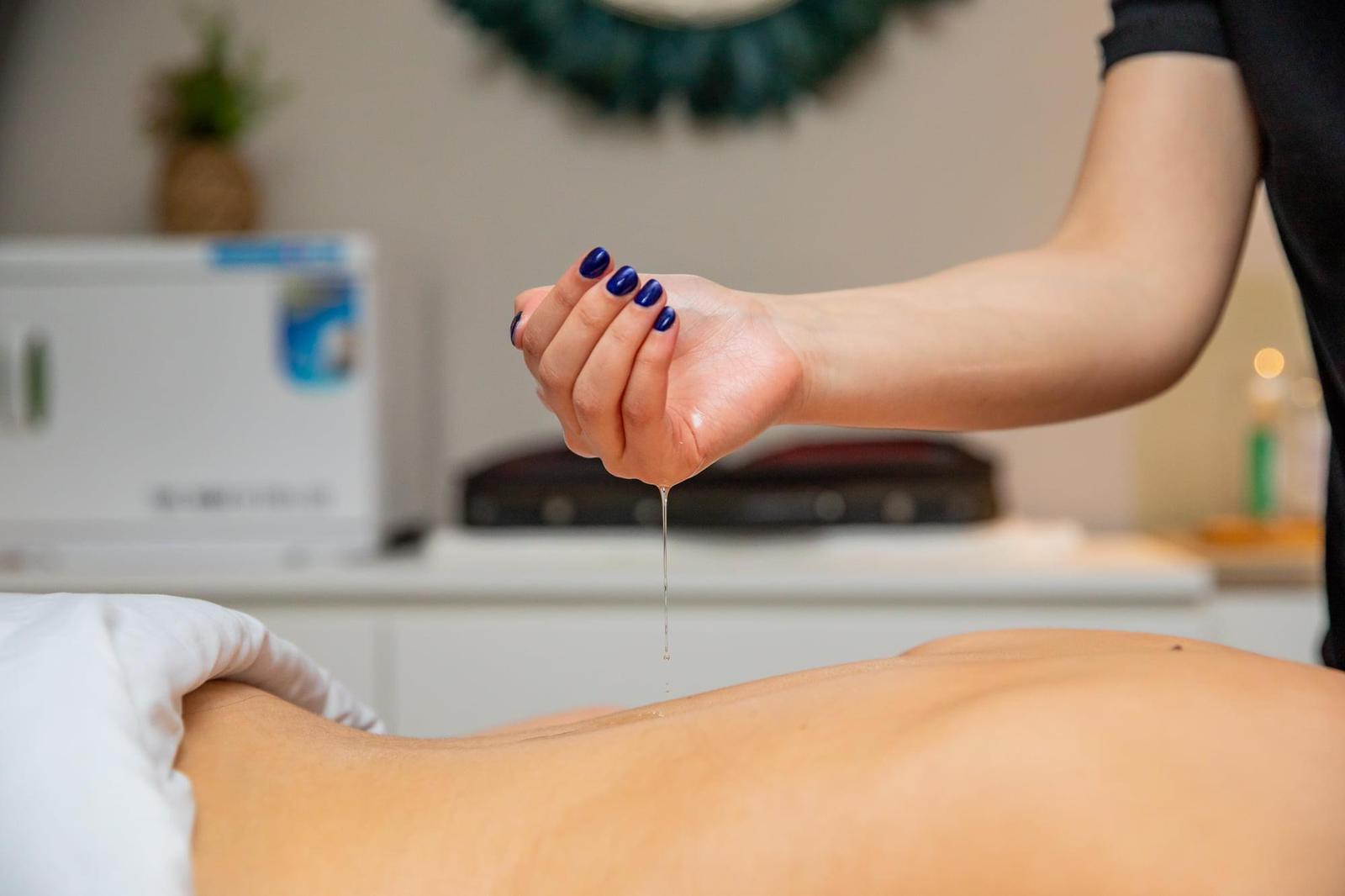 You are currently viewing Beneficiile masajului pentru corp și minte