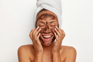 Read more about the article Ghid pentru exfolierea pielii: ce trebuie să știi pentru o piele netedă