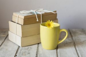 Read more about the article Bucuria de a citi: top 16 cărți pentru dezvoltarea ta holistică